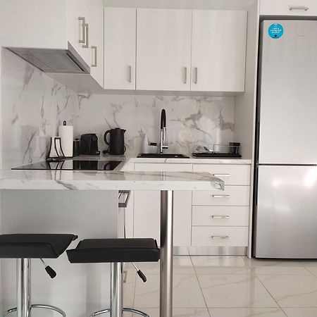 Elegant & Modern Apartment Near To Athens Riviera 比雷埃夫斯 外观 照片